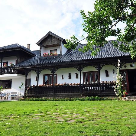 Bed & Breakfast Popamuseum Tarpesti Strada Muzeului Nr 28 Tîrpeşti 외부 사진
