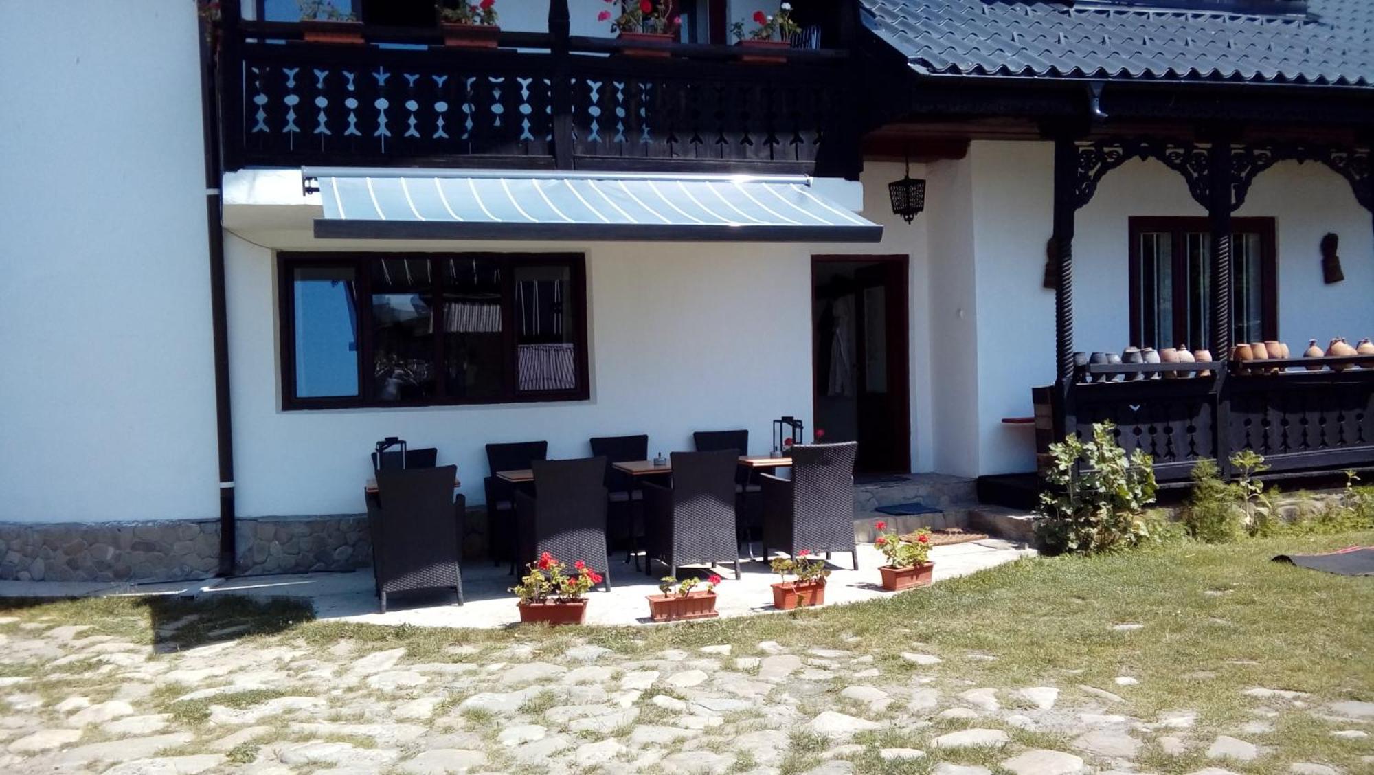 Bed & Breakfast Popamuseum Tarpesti Strada Muzeului Nr 28 Tîrpeşti 외부 사진